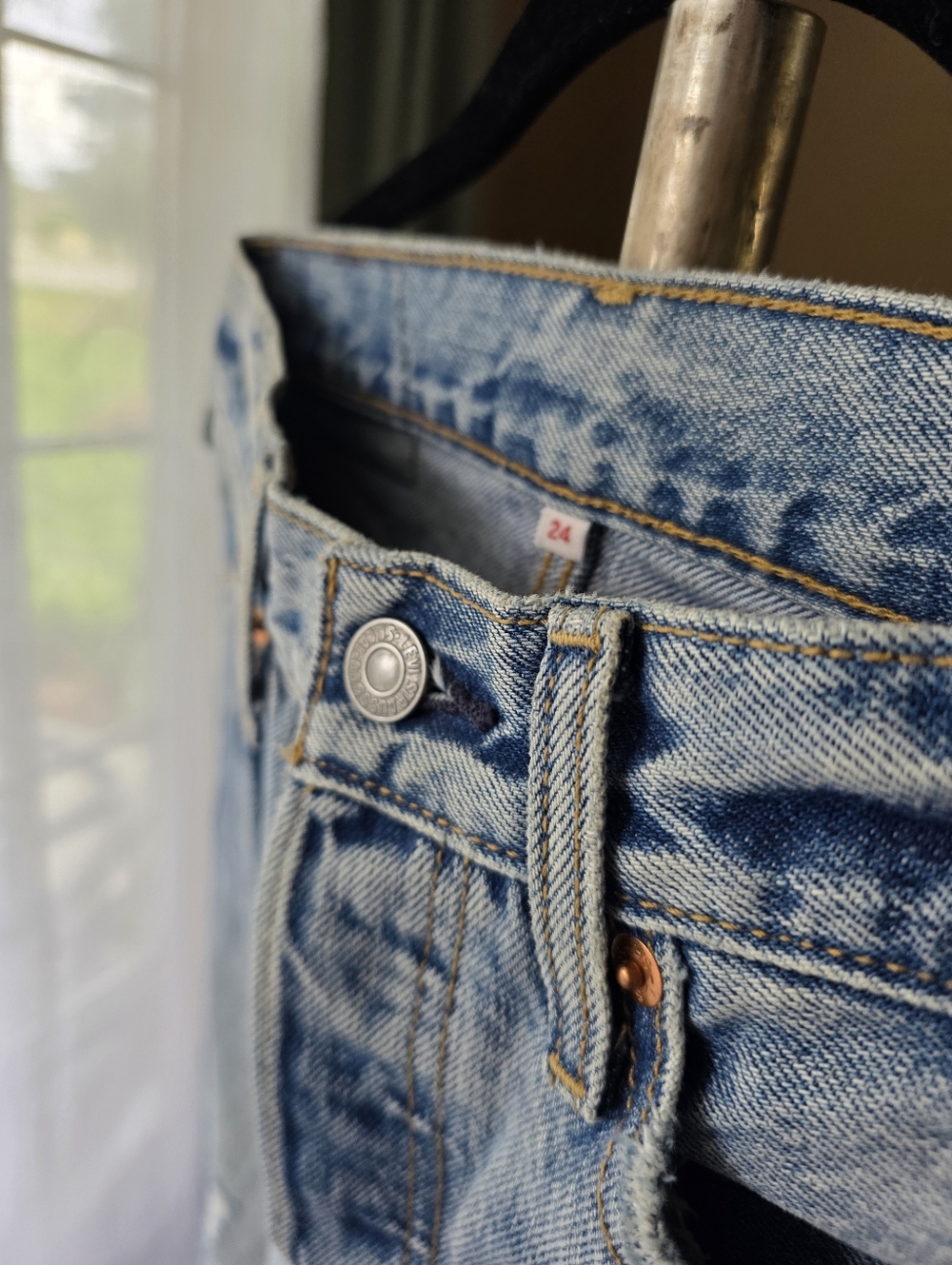 Levis 501 Cigarette Jeans Womens 24 00 Button Fly Rigid Frayed Cropped Ankle - Picture 3 of 15